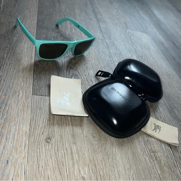Burberry folding wayfarer sunglasses in bright blue / turquoise with case - Picture 14 of 15